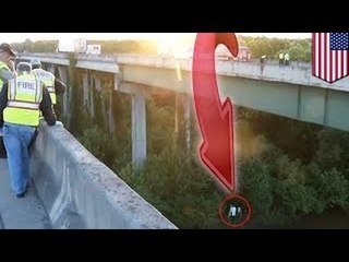 Мужчина был вынужден спрыгнуть с 20-метрового моста, чтобы избежать смерти