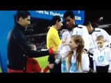 Liverpool player Luis Suarez, inisnob ng batang babae sa pregame!