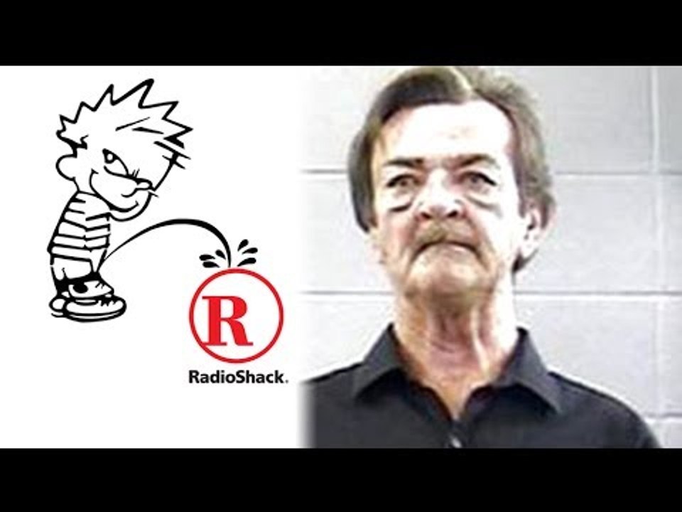 Lalaki, inihian ang merchandise sa loob ng Radio Shack sa Arkansas!
