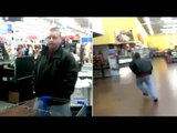 Lalaki, nahuli ng isang lola habang nagma-masturbate sa loob ng Walmart!