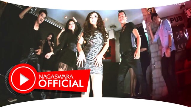 Zaskia Gotik - 1000 Alasan - Official Music Video HD - NAGASWARA