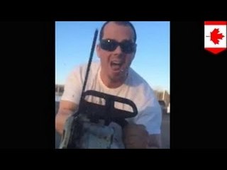 Маньяк на дороге угрожает семье бензопилой