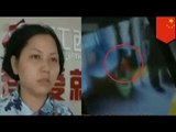 Chinese boy pees in bus, mum says 'OK.' Passenger attacks!