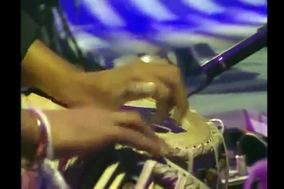 Bjork- Big Time Sensuality Live