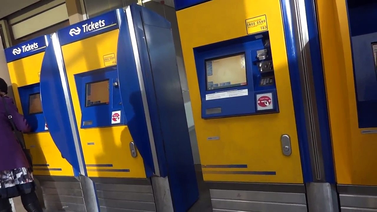 Train Ticket Machine Netherlands Travel By Trains Holland Station Easy Tips Travel How To Guide