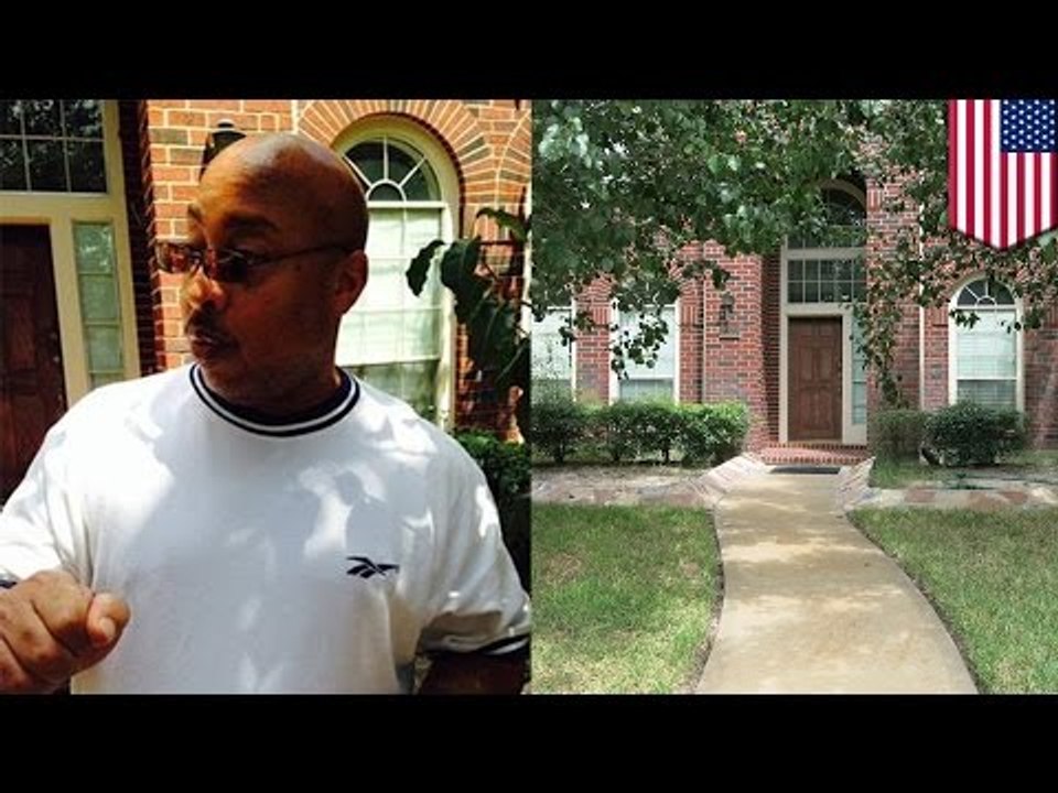 Przestraszony mężczyzna strzela do włamywacza.