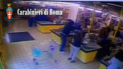 Off duty Italian policeman foils supermarket heist