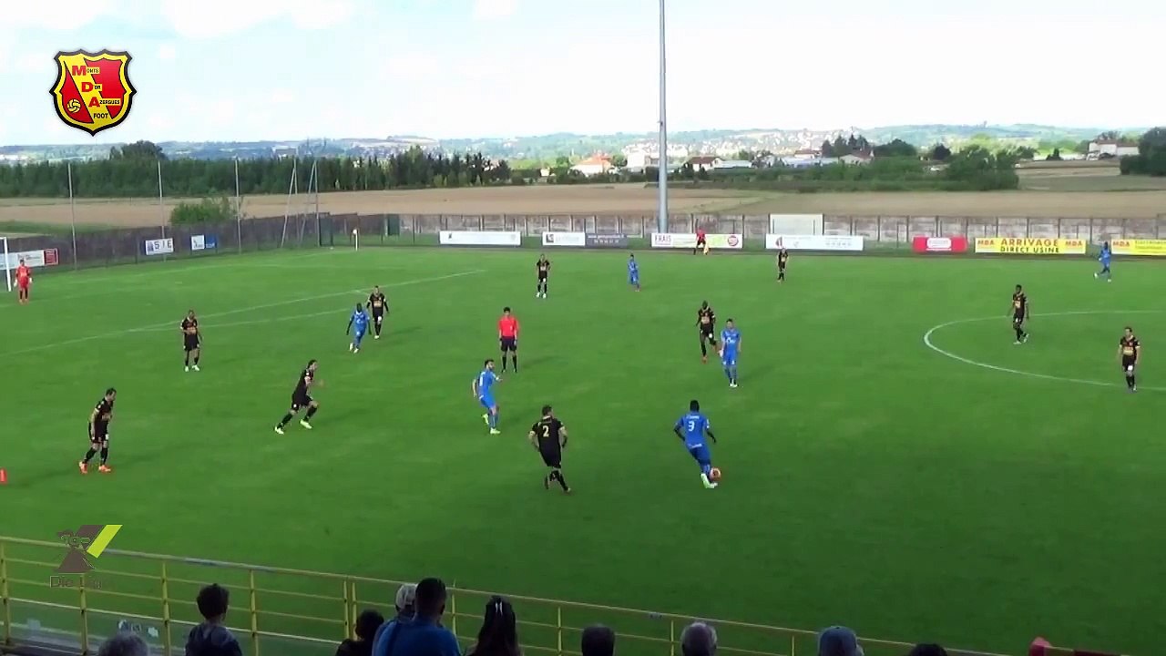 Le superbe but de Ludovic Giuly avec Chasselay