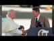 Ronald Reagan, naputulan ng kamay sa tabi ni Pope John Paul II