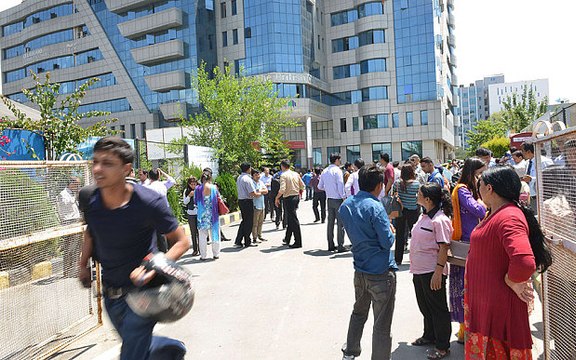 Another earthquake hits Nepal, India Bangladesh Today 12 may 2015 magnitude of 7.3