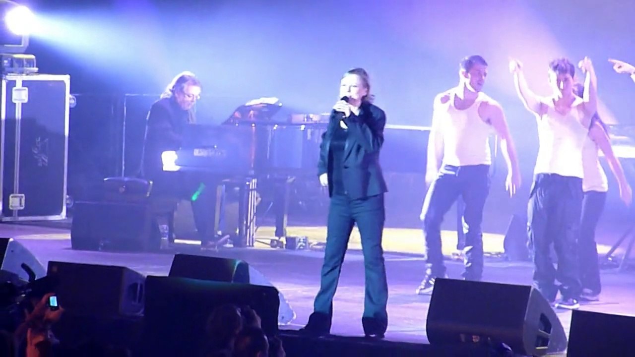 Dorothée - Folle de Vous Live @ Bercy, Paris, 2010 HD