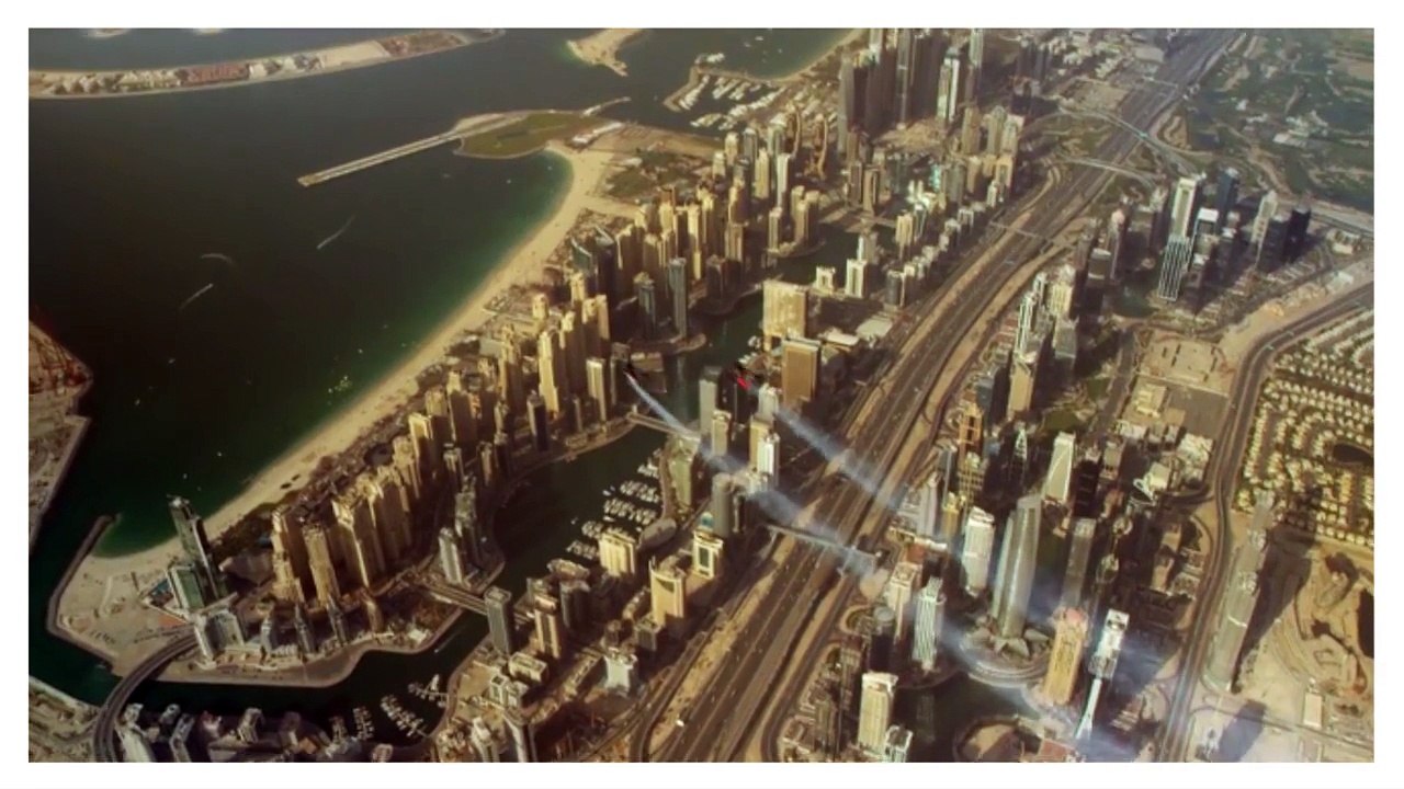 Ils volent en jetpack entre les tours de Dubaï