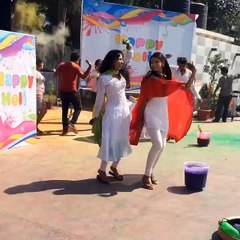 kaisi yeh yaariyan video girl's dancing
