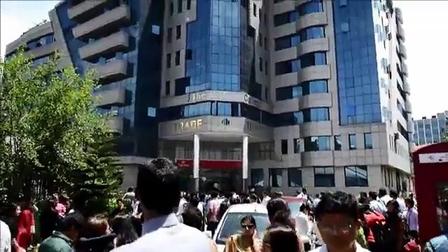 Nepal: Al menos 36 muertos por nuevo terremoto de 7.3 grados