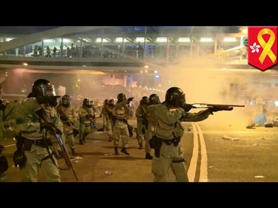 香港デモ　警察がゴム弾使用か