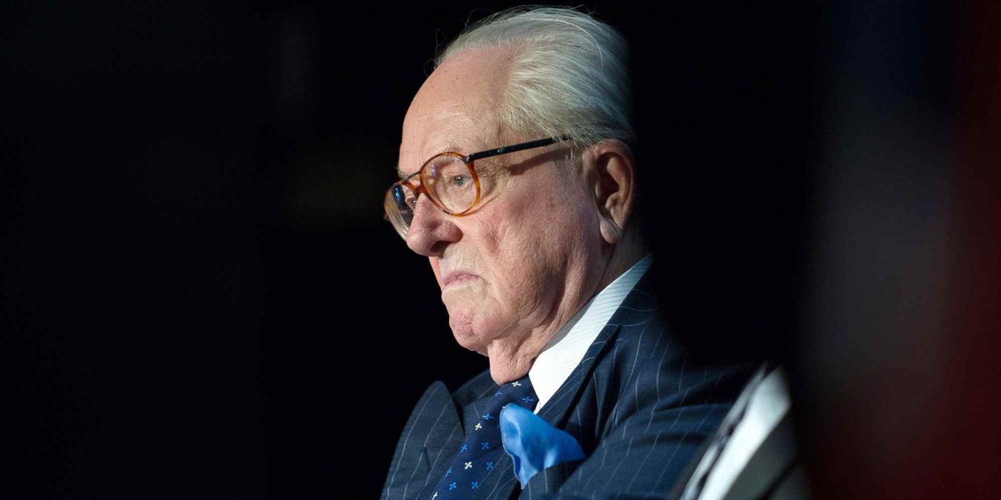 Jean-Marie Le Pen s'en prend à Florian Philippot - ZAPPING ACTU DU 12/05/2015