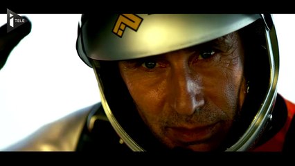 L'homme-oiseau "Jetman" vole avec un Français au-dessus de Dubaï