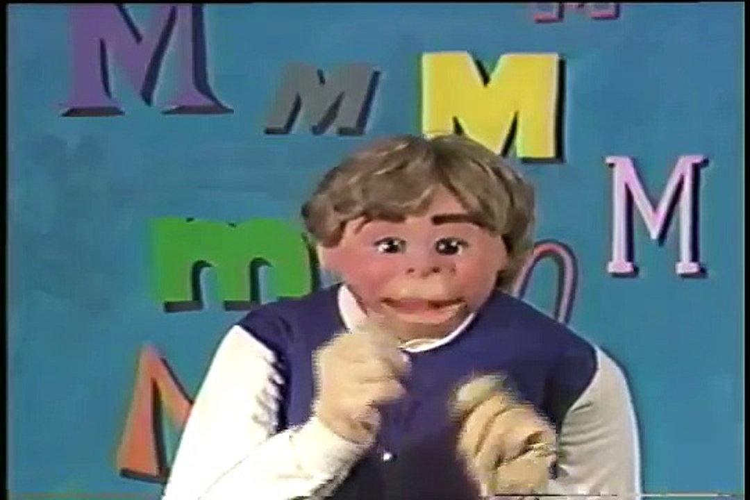 "Peppermint Park" - The Letter M (Worst Puppet Ever)