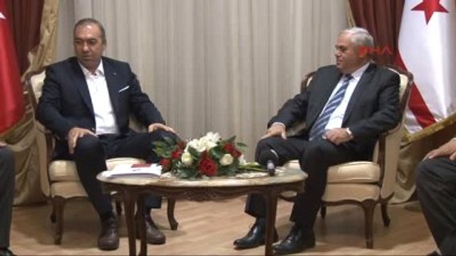 KKTC Başbakanı ile Kıbrıs Türk Futbol Federasyonu Başkanı Bir Araya Geldi