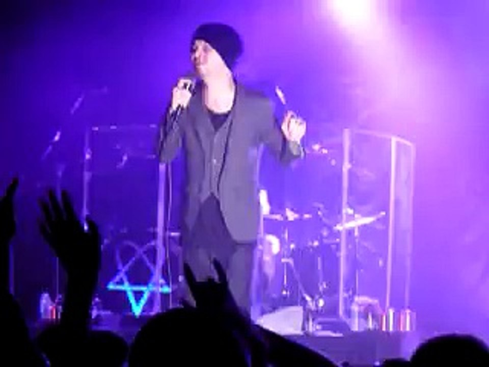 HIM - Right Here In My Arms (Live)