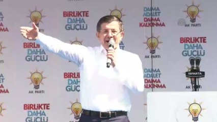 Davutoğlu: "Bize Saldırırken Kurt, Millet Menfaatini, İmanını Savunmaya Çalışırken Kuzu"