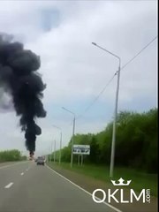 Un camion transportant du solvant explose au bord de la route