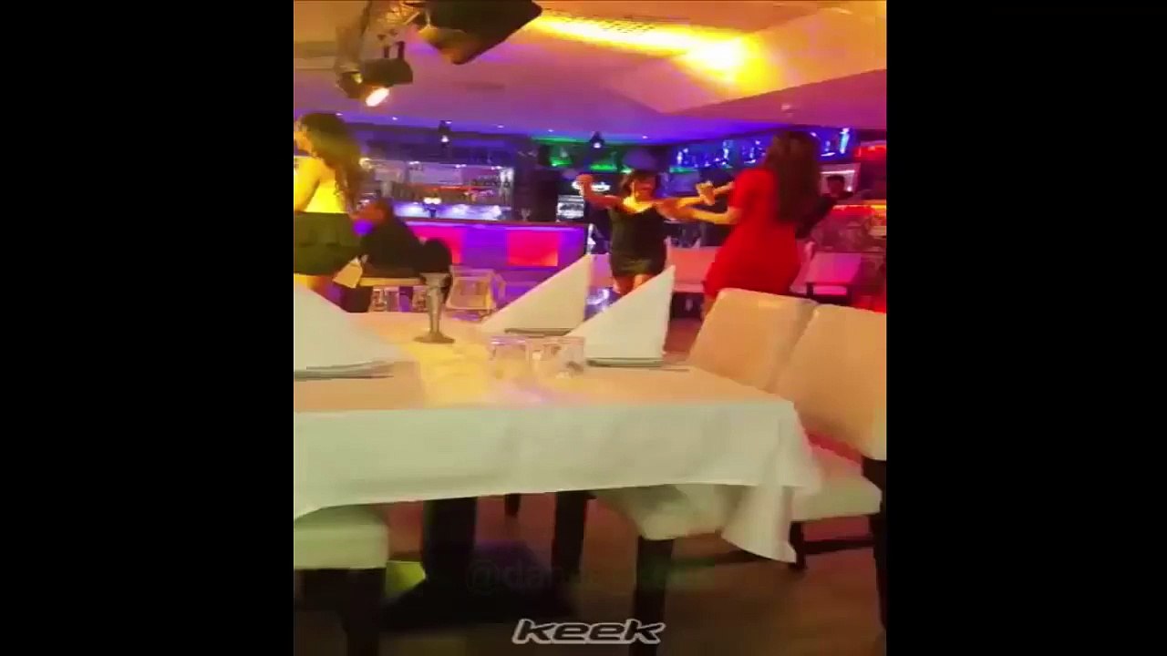 dance party - رقص بنات في الكباريه