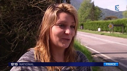 Les deux voitures d'une famille écrasées par un char