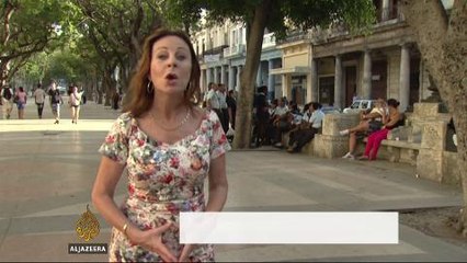 Hollande offers Cuba faithful alliance during visit