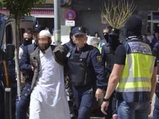 Dos detenidos en Barcelona por difundir el ideario del grupo terrorista Daesh