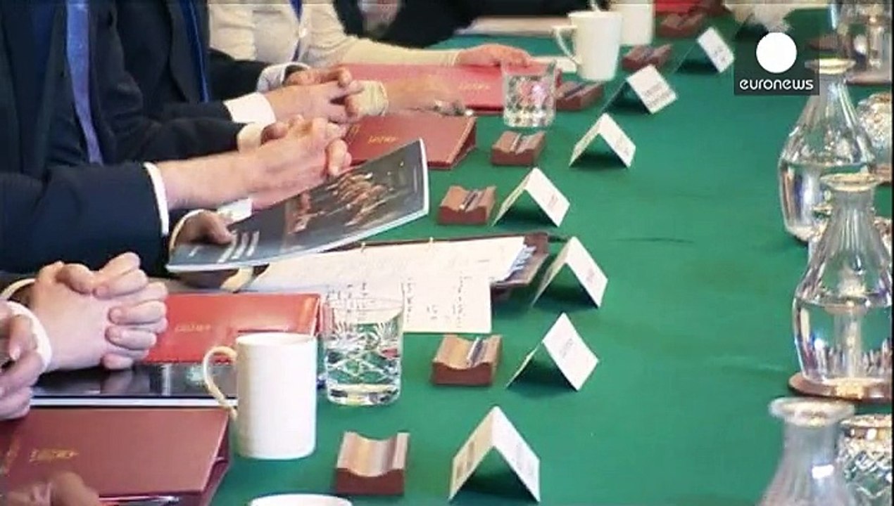 کامرون در نخستین جلسه کابینه دولت جدید بریتانیا بر حمایت از کارگران تاکید کرد