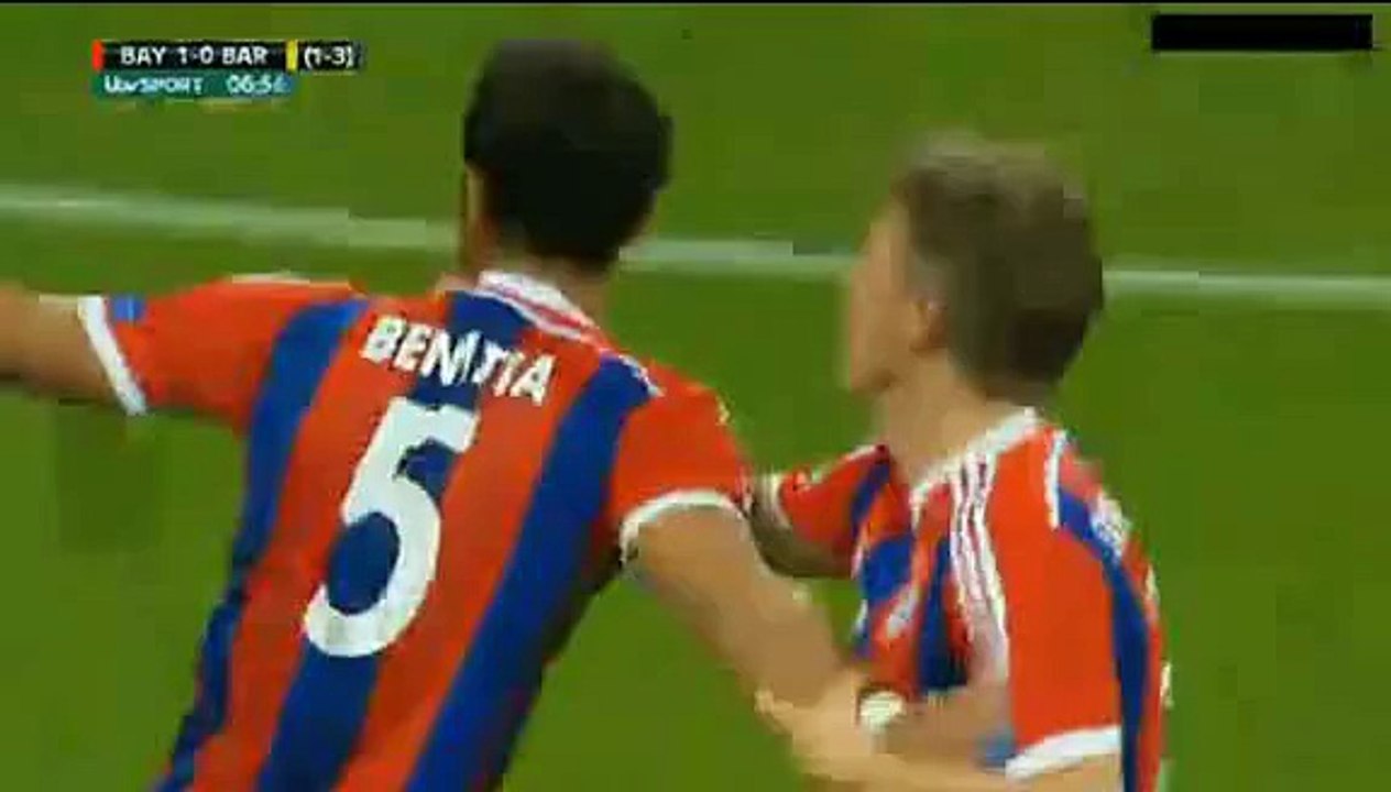 1-0 Benatia Fantastic Goal Bayern München vs Barcelona 12.05.2015