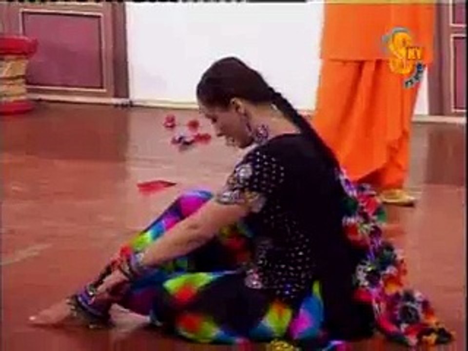 mera_piya_ghar_aya_mp4_song_nargis_mujra_mp4_videos-(mobighar.com)