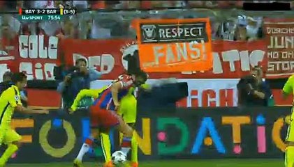 Robert Lewandowski Angry Because the Referee Give Him a Yellow Card - Bayern München vs Barcelona 12.05.2015