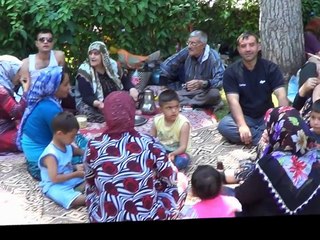 İzmir'de Hıdırellez coşkuyla kutlandı. 2012 ( www.yurtsuz.net)