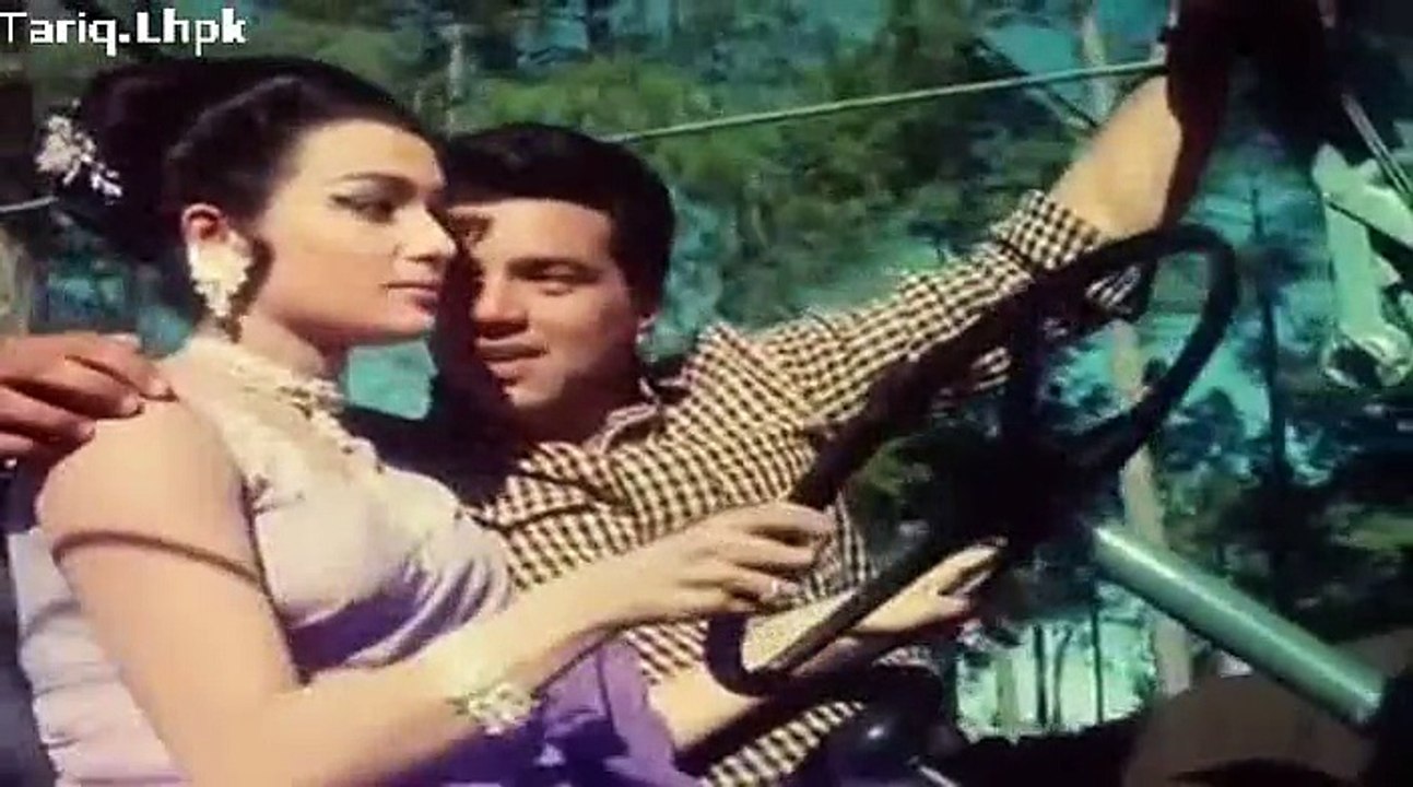 Tumhare pyar mein hum beqarar hoke chale shikaar kerne ko aaye shikaar hoke chale