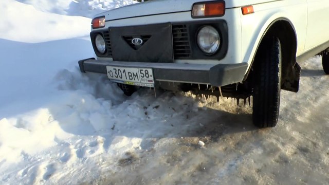 Нива забуксовала на ровном месте