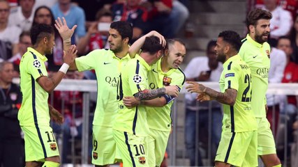 Gerard Piqué y Jordi Alba celebran la clasificación para la final de Berlín