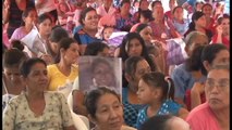 Secretaria Pignato lleva mensaje a mujeres de Guaymango para que defiendan sus derechos.