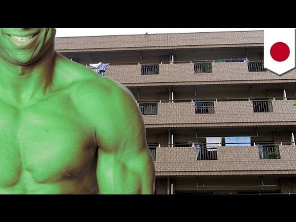 マンション壁５枚破り逃げた男