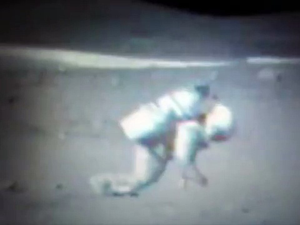 Astronauts falling on the moon