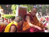 Dalai Lama Joins Karmapa at 2003 Kagyu Monlam