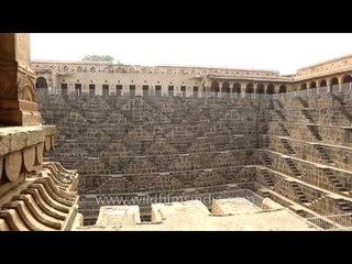 Step wells of India : historical water management