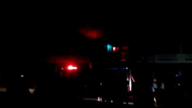 Urgent - A massive fire devoured more than 30 shops of Muslims in Arakan -عاجل- حريق هائل يلتهم أكثر من 30 محلا تجاريا للمسلمين في أراكان