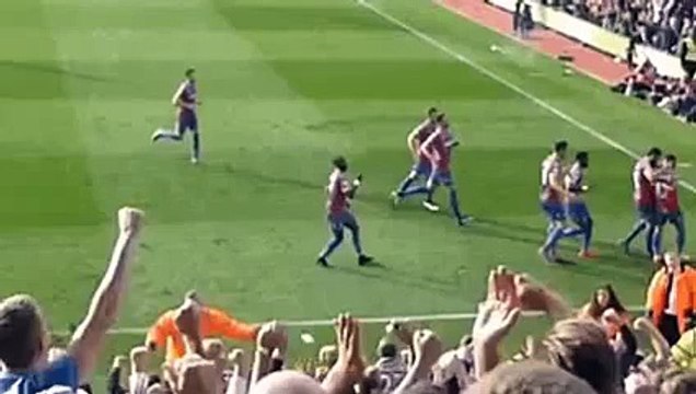 Video Yannick Bolasie reacts like a boss to bottle thrown at him by fan during match vs Manchester United