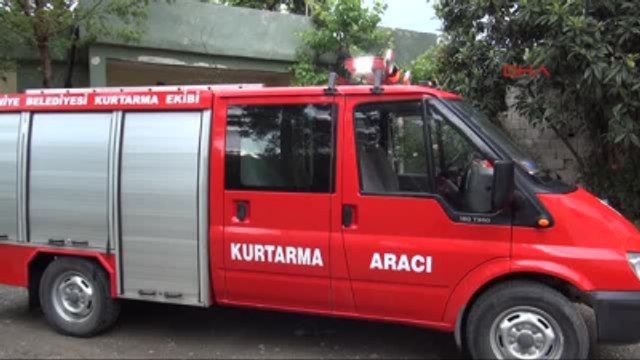 Osmaniye Kuyuya Düşen Köpeği İtfaiye Kurtardı