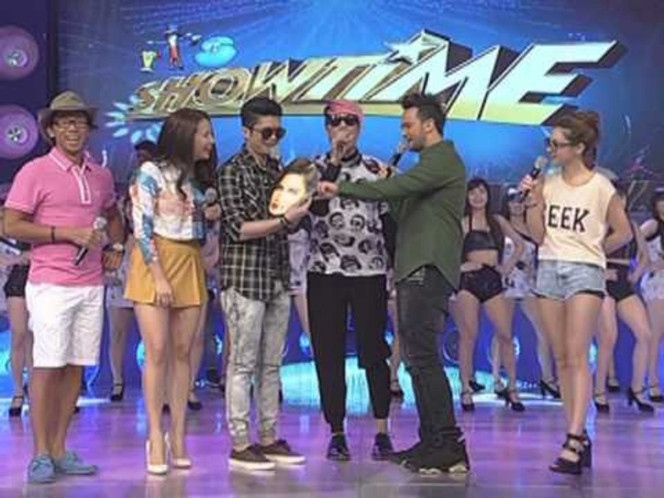 Showtime hosts miss Anne Curtis