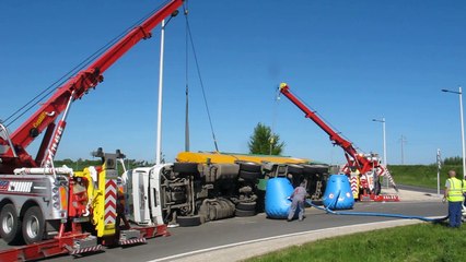 Awoingt 13 mai 2015 : relevage d'un camion sur la RD 643