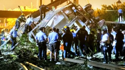 Amtrak train derails in Philadelphia