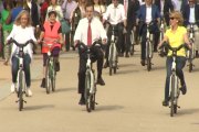 Rajoy, Aguirre y Cifuentes se pasean en bici